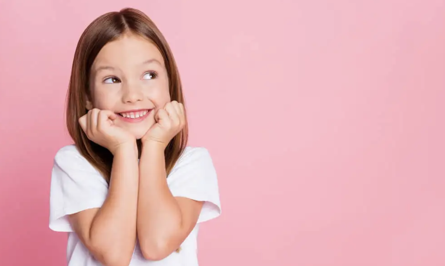 Nuestros odontólogos de Clínica dental Los Valles en su primera consulta gratuita podrán detectar problemas como la caries, las maloclusiones y tratar traumatismos. Pero a su vez, podrán tratar precozmente los efectos dentales de la respiración bucal, como la sobremordida, los dientes mal alineados, la mordida abierta, el paladar estrecho y la mandíbula retraída, entre otros. De este modo, se podrá corregir respirar por la boca para tratar estos síntomas dentales. 