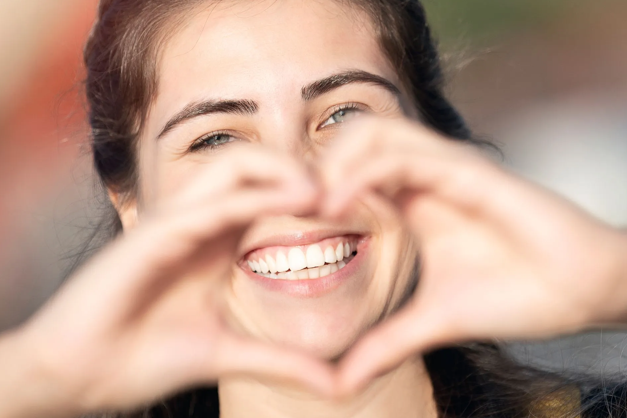 La queratina puede reparar el esmalte. Esta afirmación, publicado en la revista Advanced Healthcare Materials, explica el poder reparador de la proteína de la queratina gracias a su andamiaje cristalino.