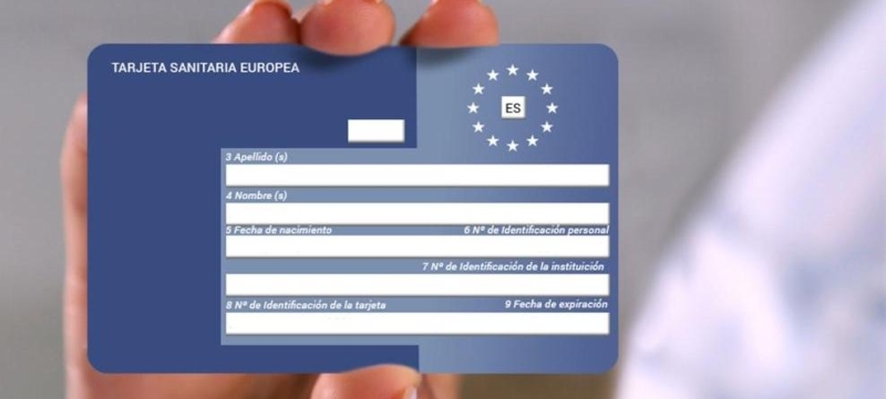 La tarjeta sanitaria europea puede cubrirte una urgencia dental en vacaciones en el extranjero. Asegúrate de conseguir la tuya. Es muy fácil y la tendrás en casa en un momento.